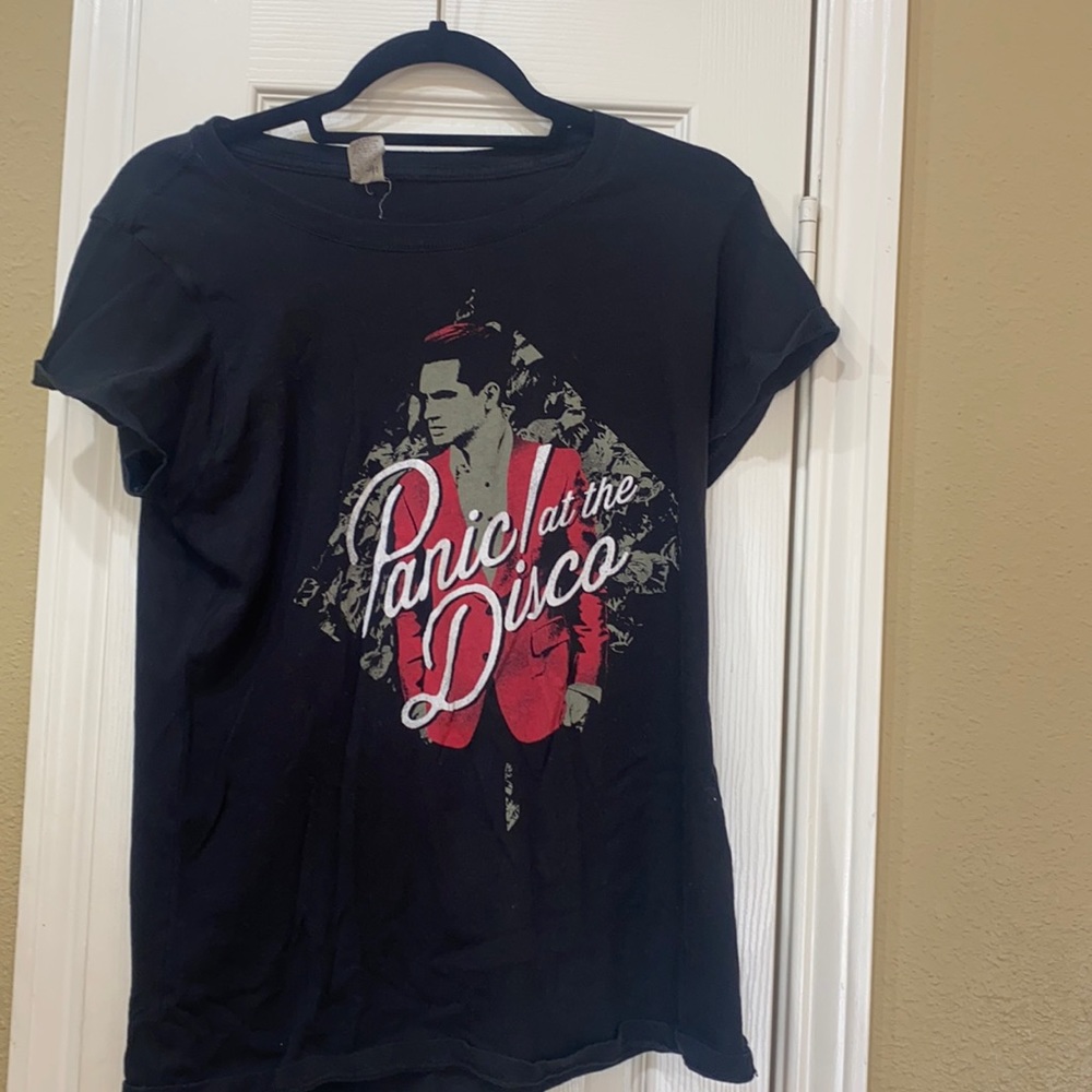 Graphic tee